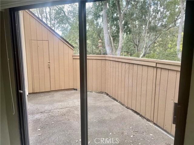 Building Photo - 8 Rocky Glen