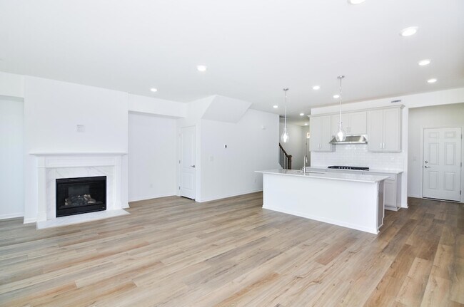 Building Photo - 5559 E Spaniel Dr