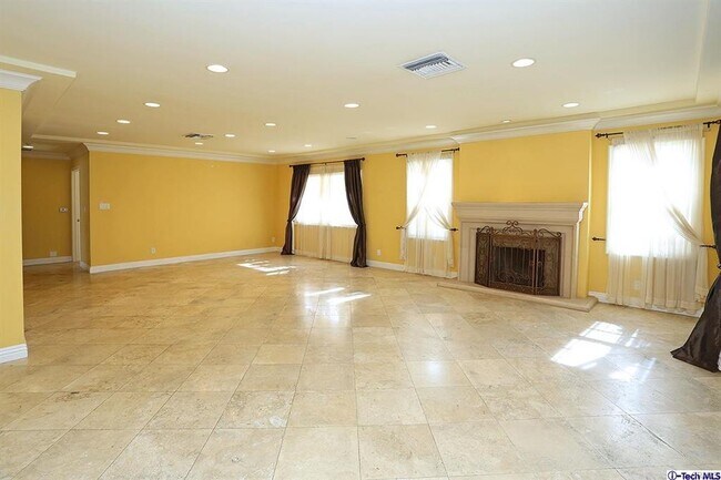 Primary Photo - 430 N Bel Aire Dr