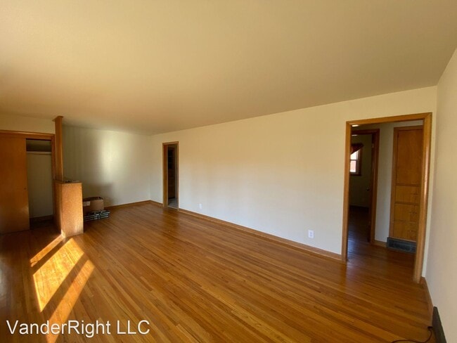 Building Photo - 3 br, 2 bath House - 2512 S Lyndale Ave