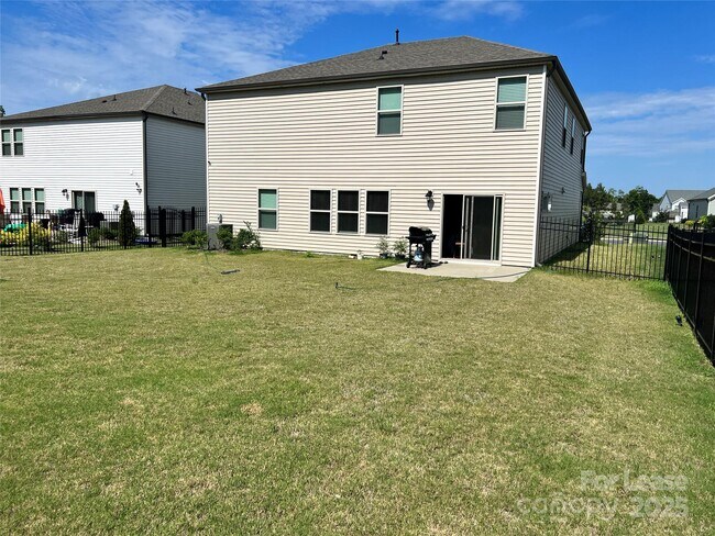 Building Photo - 8411 Flint Hill Dr