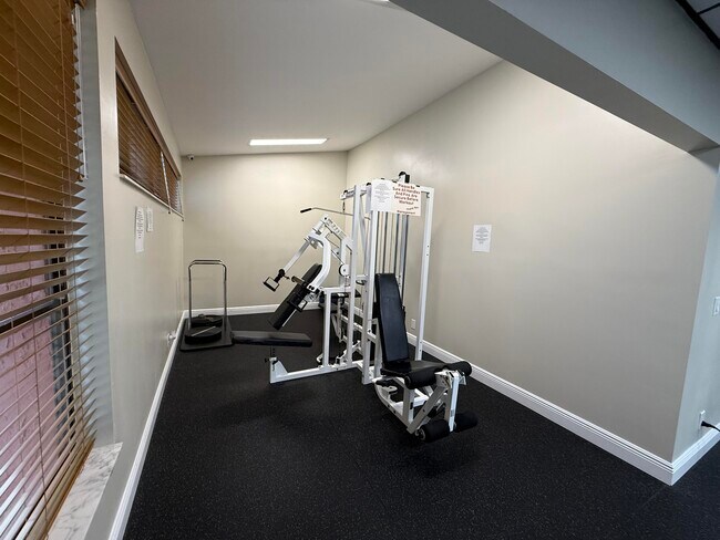 Building Photo - 4255 Willow Pond Cir