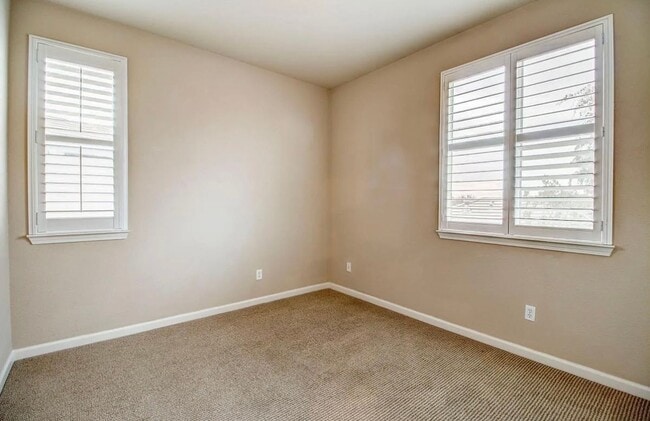 Building Photo - 30 Sheen Ct