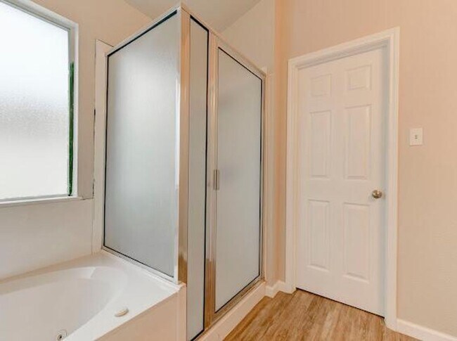 Building Photo - AVAILABLE SOON!