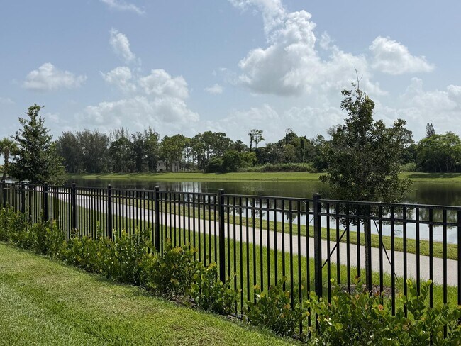 Building Photo - 4402 Longwood Lake Sq