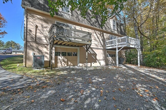 Building Photo - 254 Wildwood Dr