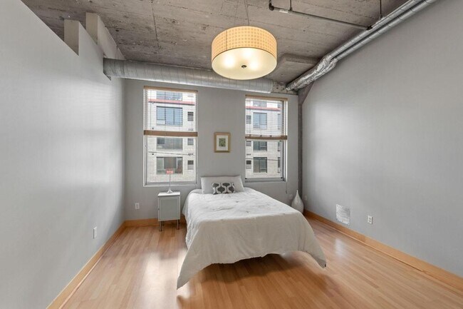 Building Photo - 918 N 3rd St