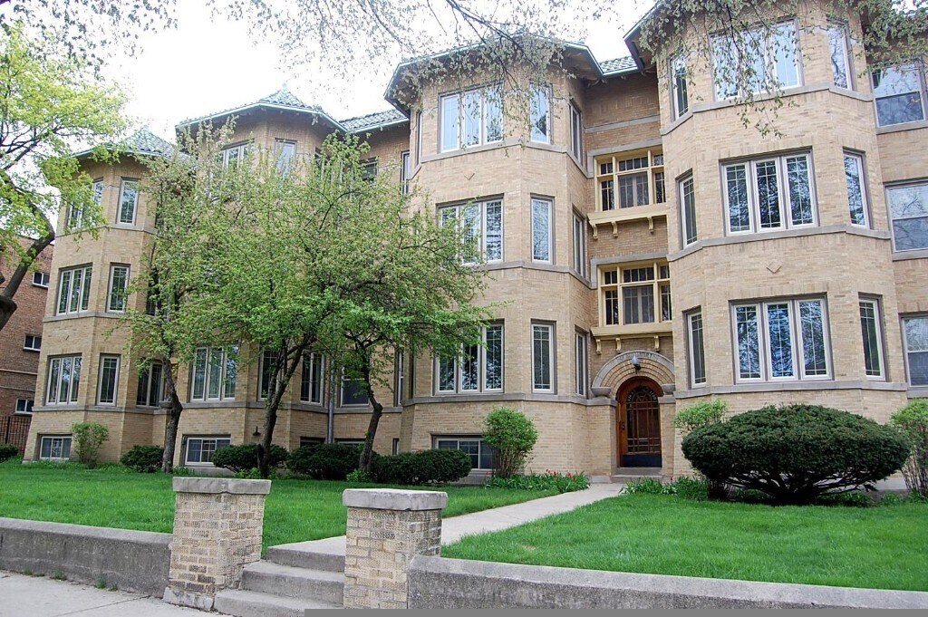 Building Photo - 1700 W Touhy Ave