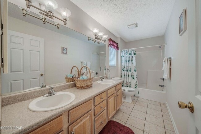 Building Photo - Coming Soon ______Available on November 20th. Furnished 2 bedroom home in Palm Cove Community