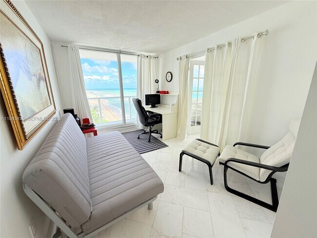 Building Photo - 2751 S Ocean Dr