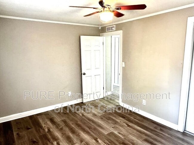 Building Photo - 504A Moore Dr