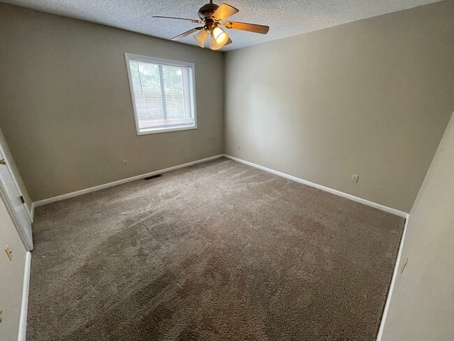 Building Photo - Rolling Acres