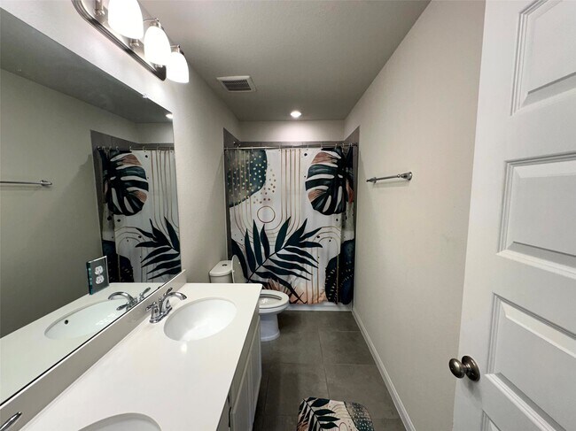 Building Photo - 7076 Silverleaf Oak St