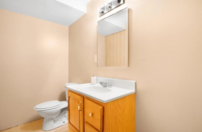 Building Photo - Beautiful Updated 3 Bedroom Home!