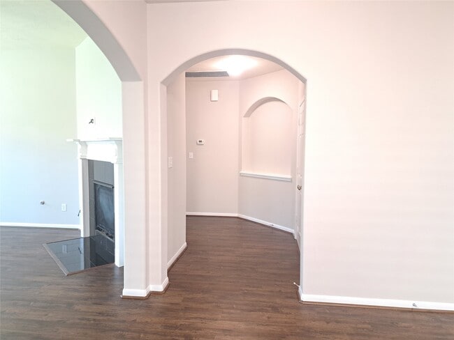 Building Photo - 26315 Fox Ridge Ln