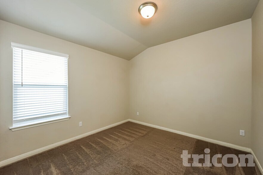 Building Photo - 5814 Nyla Wy