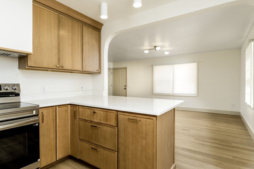 Building Photo - 2447 Delta Ct