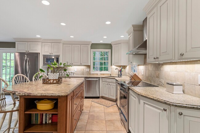 Building Photo - 12819 Huntercreek Rd