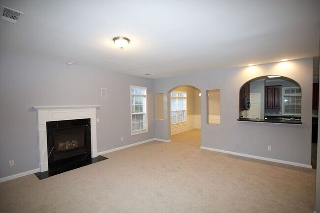 Building Photo - 7897 The Lakes Point