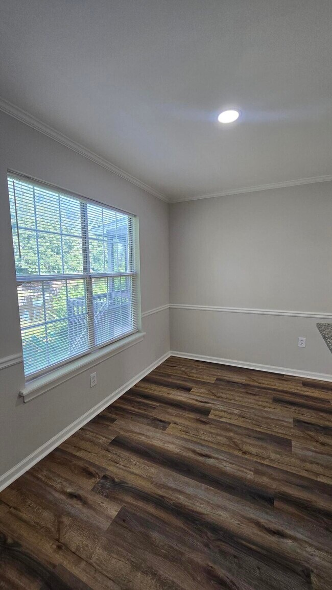 Building Photo - 123 Moss Creek Dr