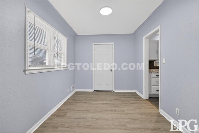 Building Photo - 1665 Burgoyne Dr