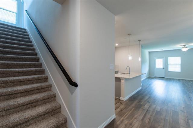 Building Photo - 1604 Mineral Pt Pl