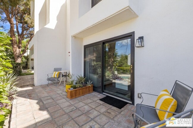 Building Photo - 48756 Desert Flower Dr
