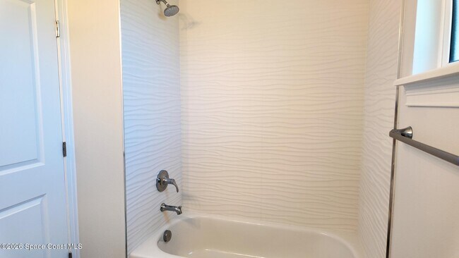 Building Photo - 414 Grove Ln