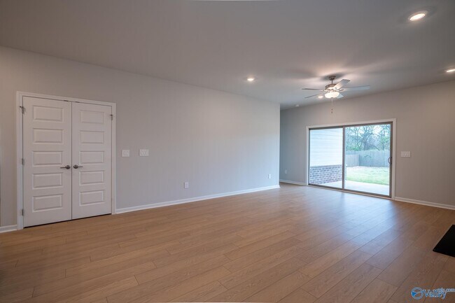 Building Photo - 14653 Mountain Strm Dr