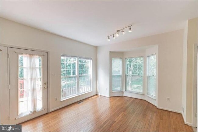 Building Photo - 5520 Jowett Ct