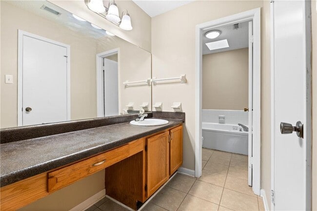 Building Photo - 3505 Pepper Ridge Dr