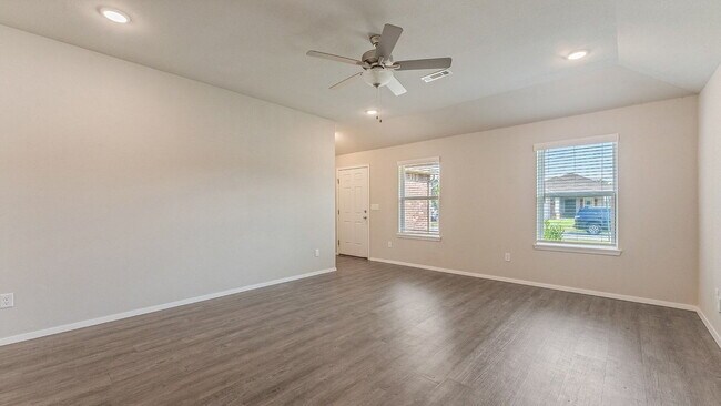 Building Photo - Charming New Home in a Prime Fayetteville Location