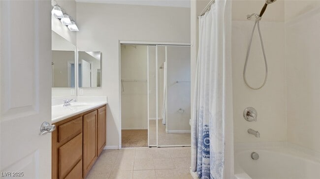 Building Photo - 9869 Iris Valley St