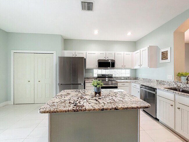 Building Photo - 1143 Canoe Point