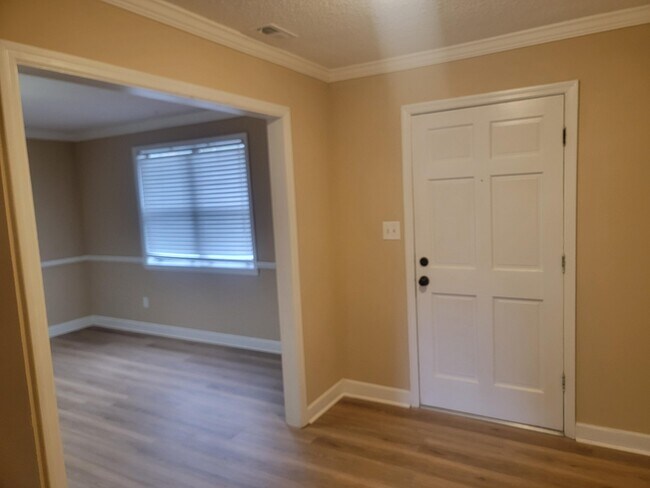 Building Photo - 117 Glenora Ct