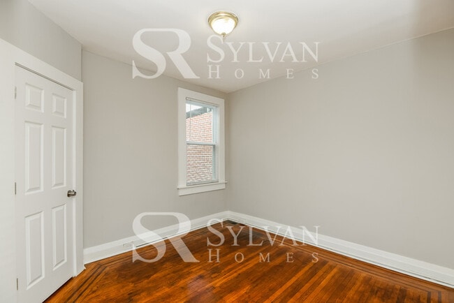 Building Photo - Rest. Relax. Recharge. Home awaits!