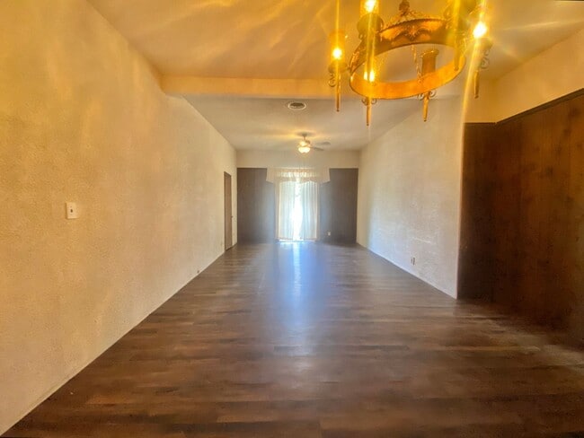 Building Photo - 2019 42nd St
