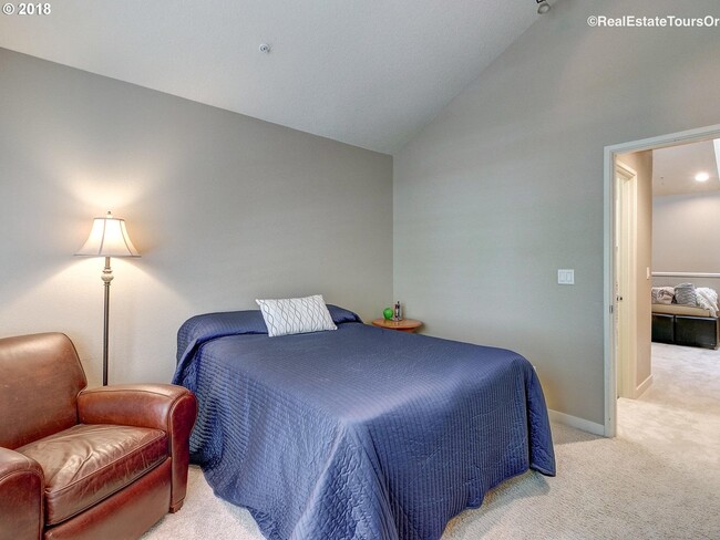 Building Photo - Amazing Location in NW Portland! Gorgeous 2 BD Townhome in Arbor Parc!