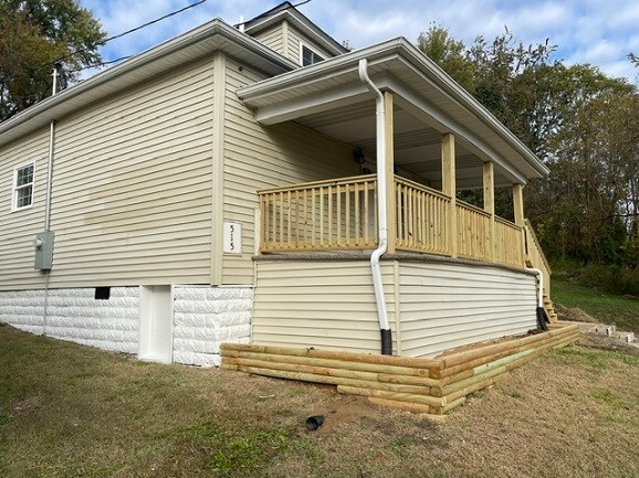 Building Photo - 515 Cherrington St