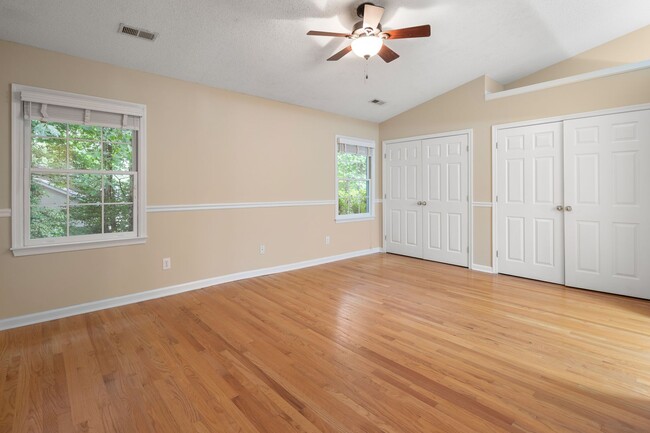 Building Photo - Great House in Southchase