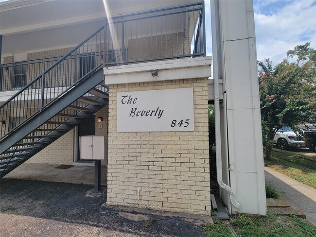 Primary Photo - 845 Beverly St