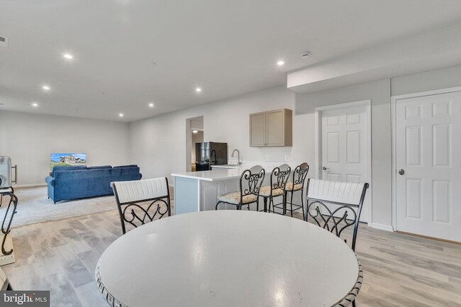 Building Photo - 41530 Fairwood Ct
