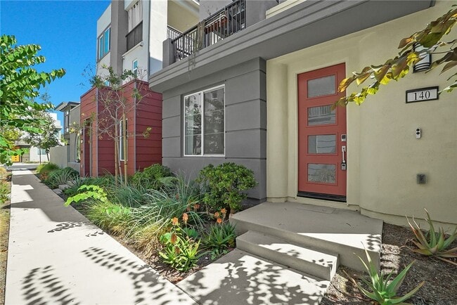 Building Photo - 140 Allusion