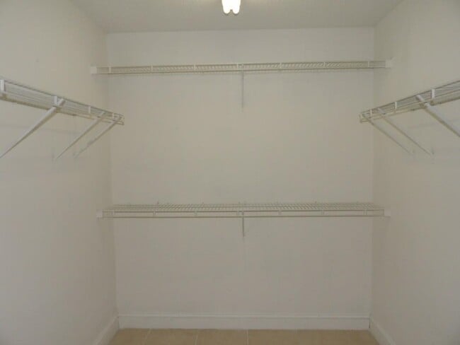 Building Photo - 5040 Capulet Cir