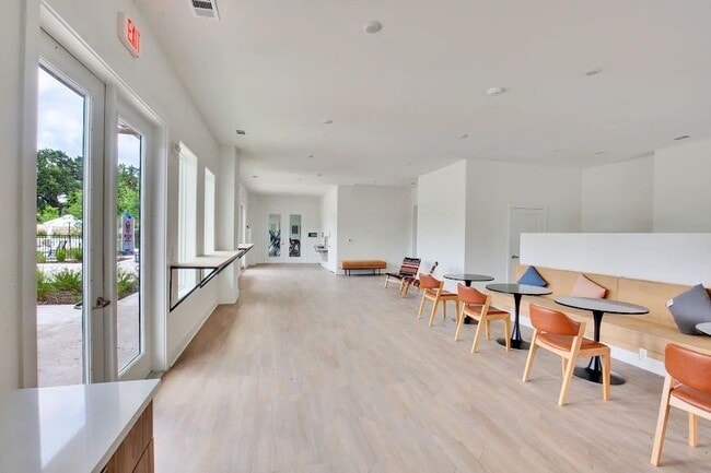 Building Photo - 4802 S Congress Ave