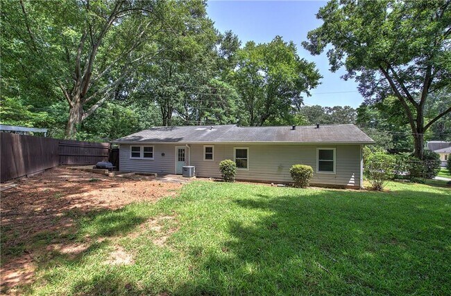 Building Photo - 447 Floyd St SE