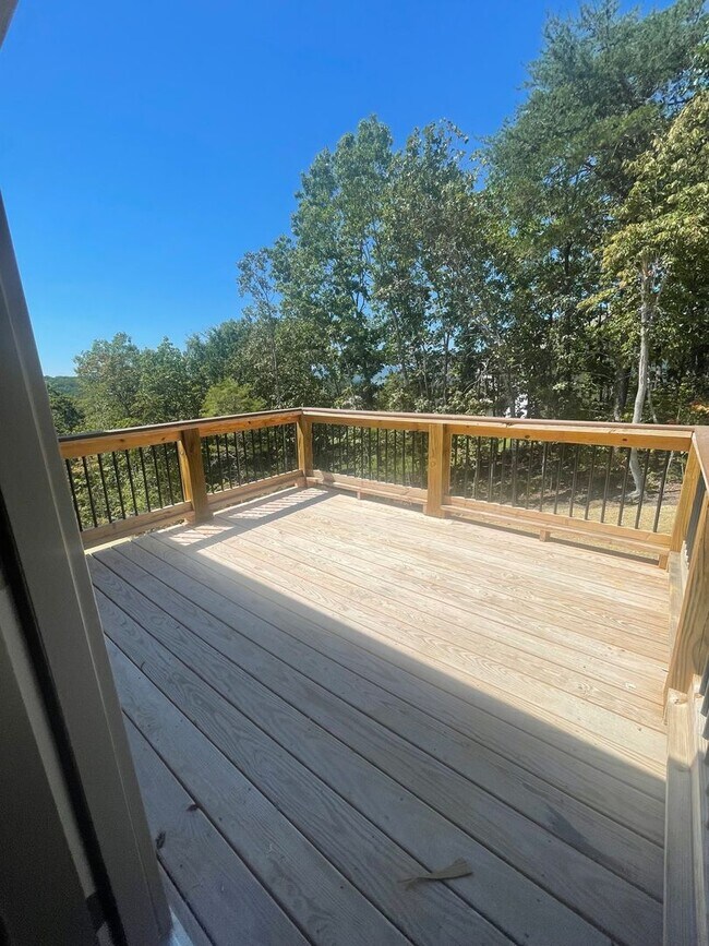 Building Photo - Ooltewah Rental 3 Bedrooms + Full Finished Basement