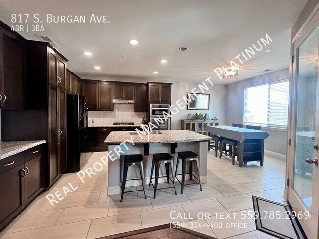 Building Photo - 817 S Burgan Ave