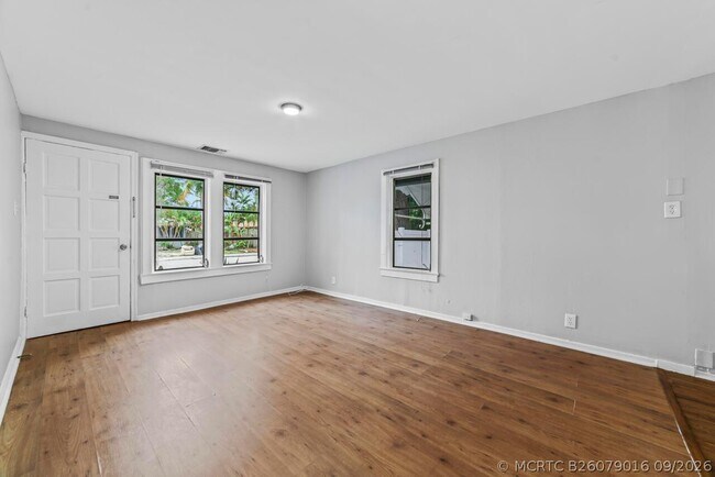 Building Photo - 645 NE 38th St