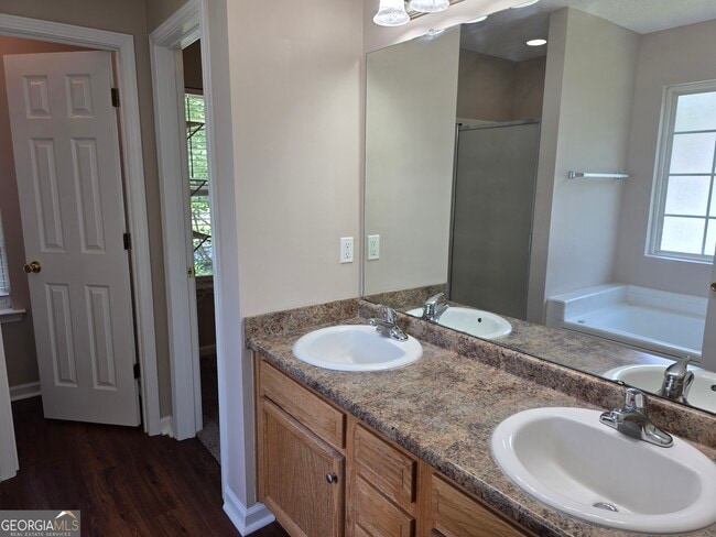 Building Photo - 301 Aspen Arbor